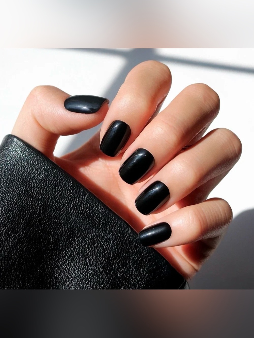 Glamnetic Short Squoval Press-On Nails in JET BLACK nib